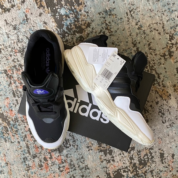 Adidas Young-96 Shoes - Picture 4 of 15